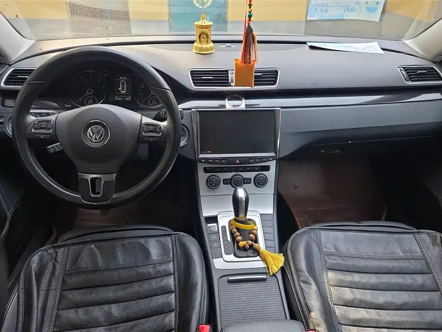 VOLKSWAGEN MAGOTAN 2015