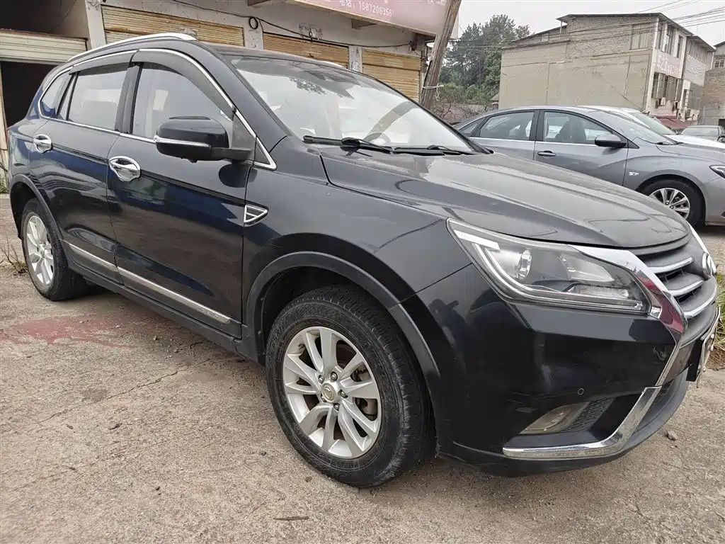 BAIC S6 2016