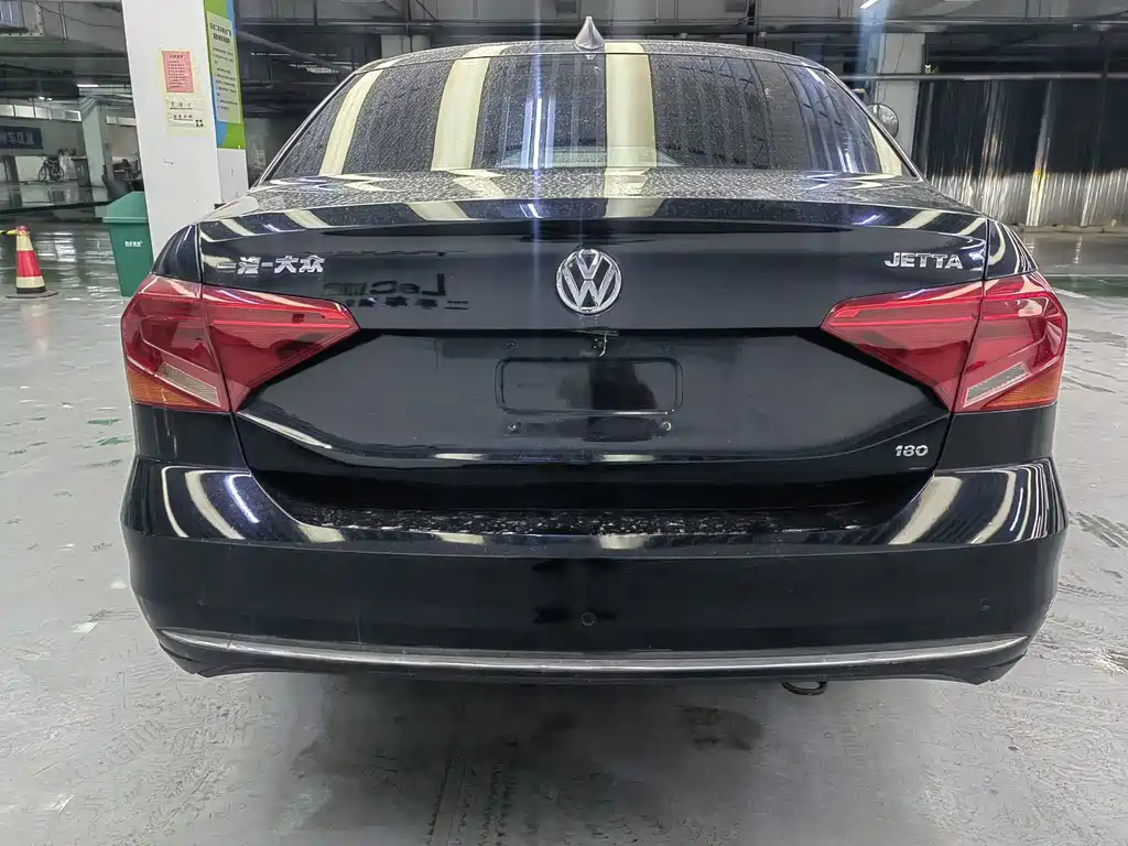 VOLKSWAGEN JETTA 2017