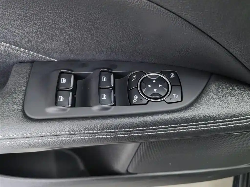 FORD TAURUS 2019
