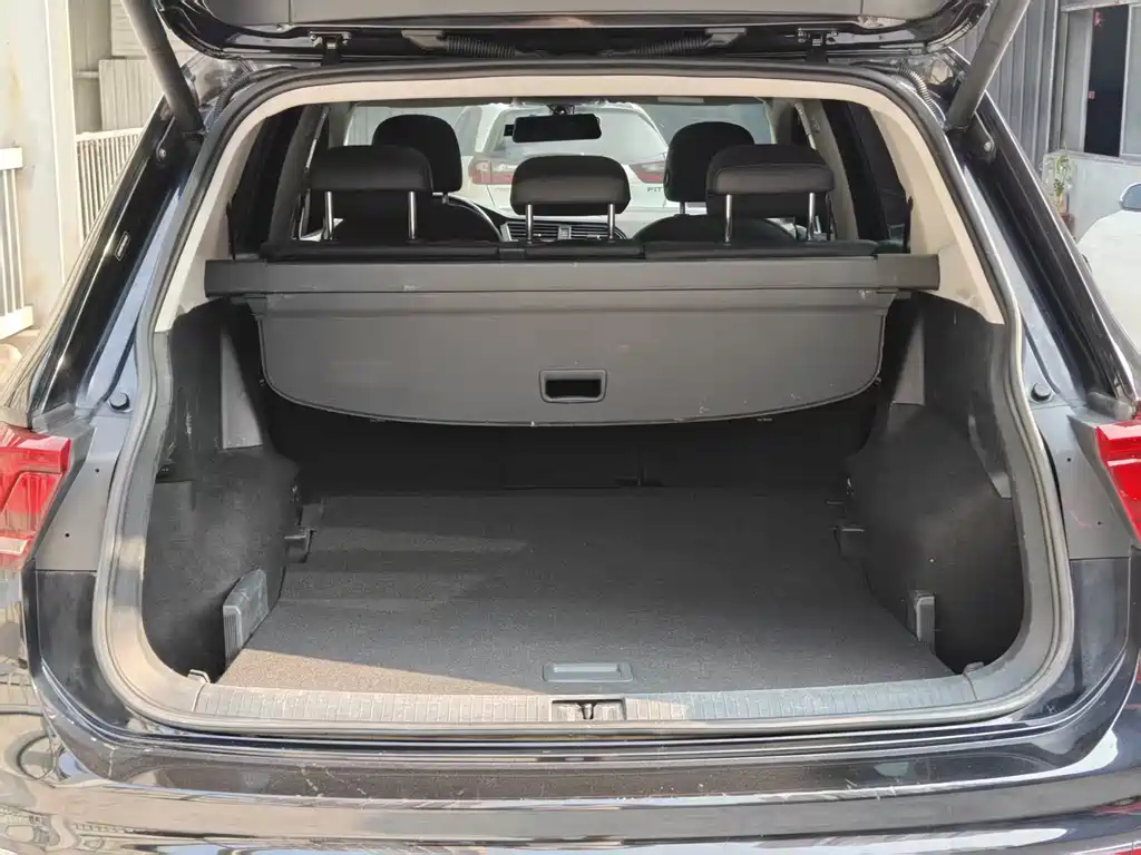 VOLKSWAGEN TIGUAN L 2021