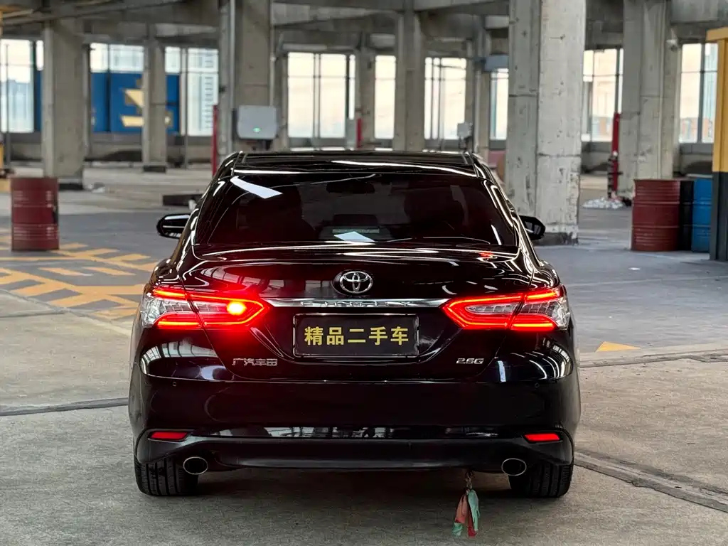 TOYOTA CAMRY 2019