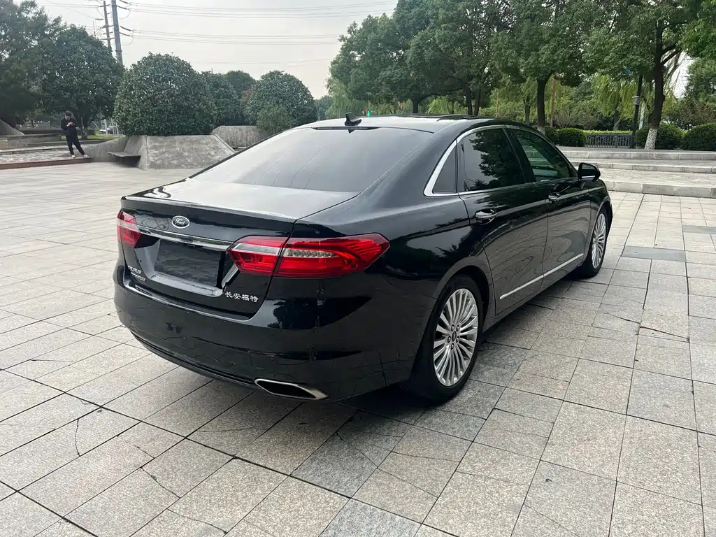 FORD TAURUS 2017