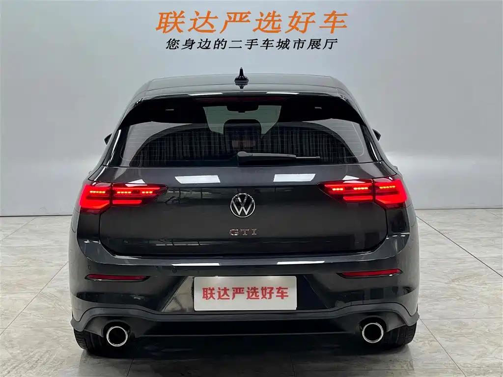 VOLKSWAGEN GOLF GTI 2021
