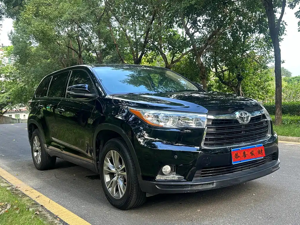 TOYOTA HIGHLANDER 2015