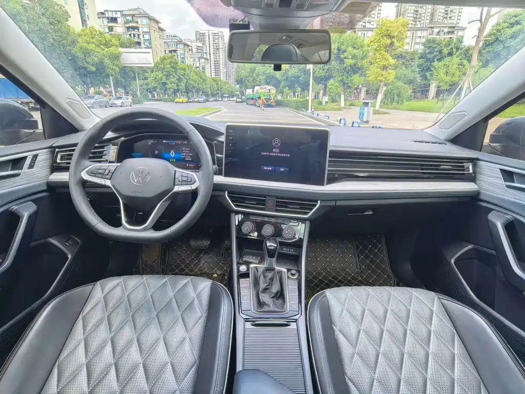 VOLKSWAGEN SAGITAR 2023