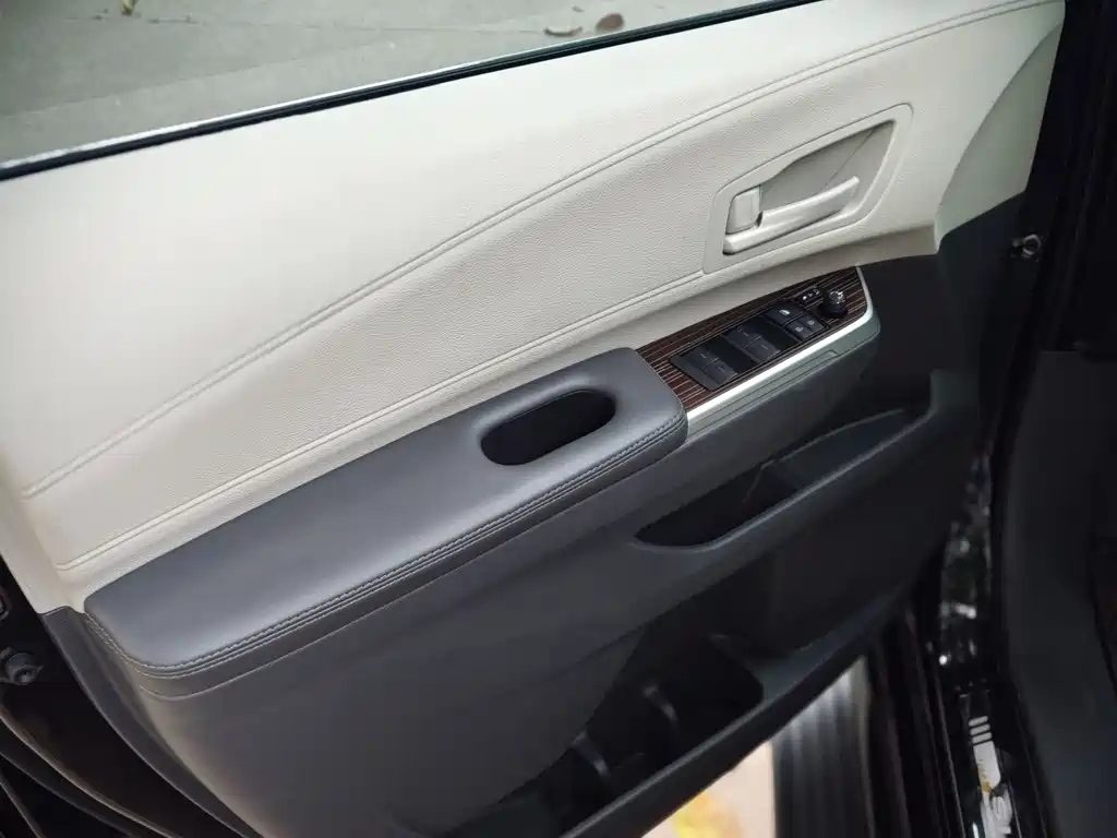 TOYOTA SIENNA SIENNA 2024