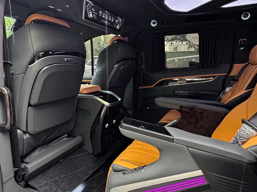 FORD TOUREO 2024