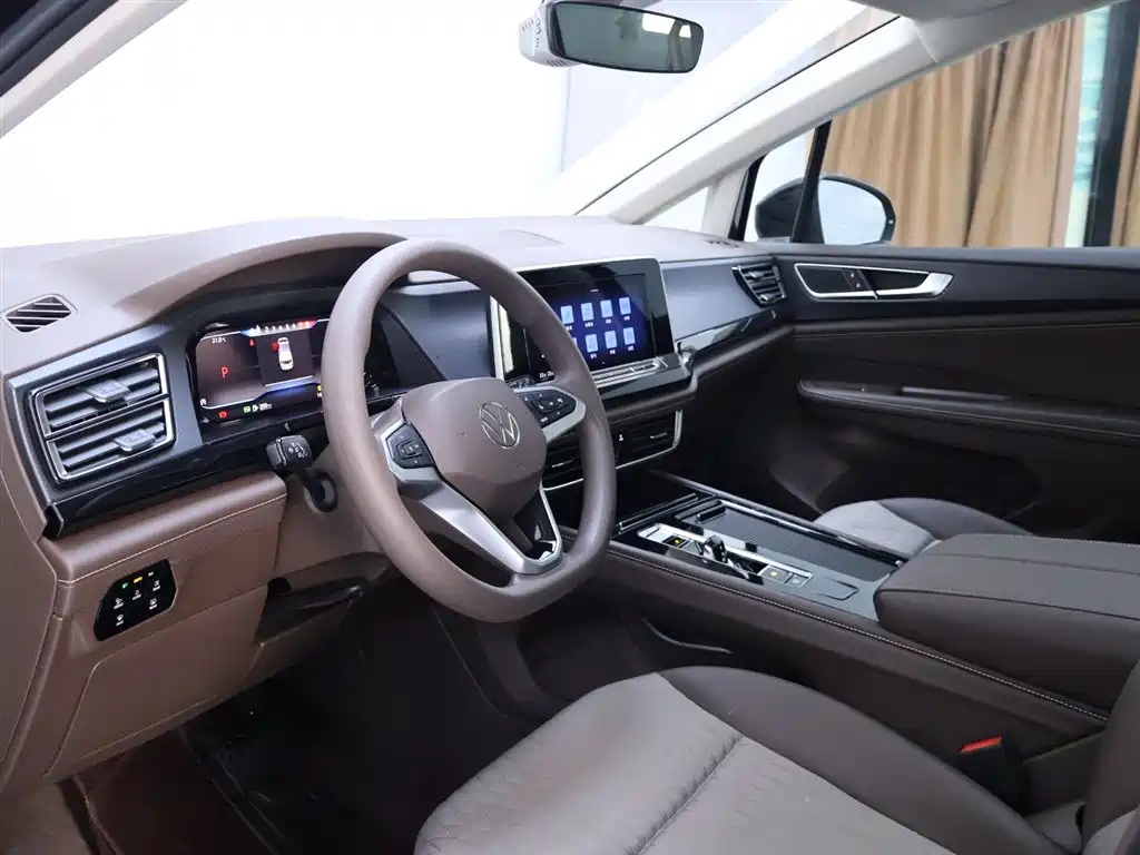 VOLKSWAGEN VILORAN 2024