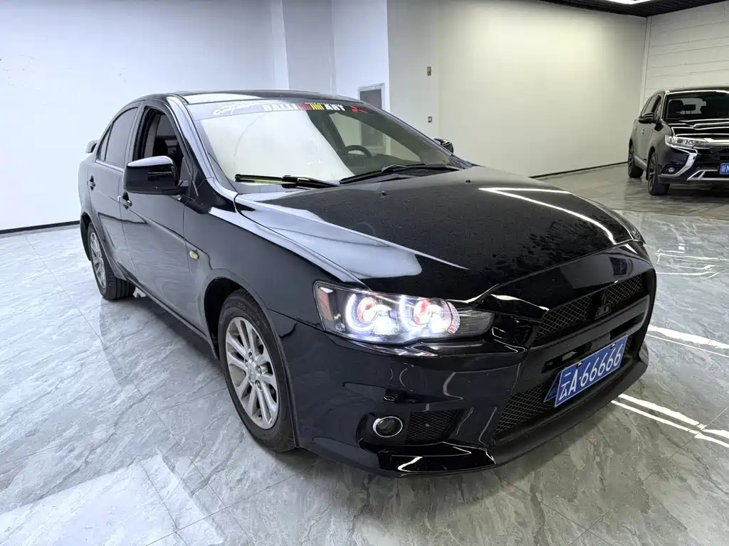 MITSUBISHI LANCER EX 2011
