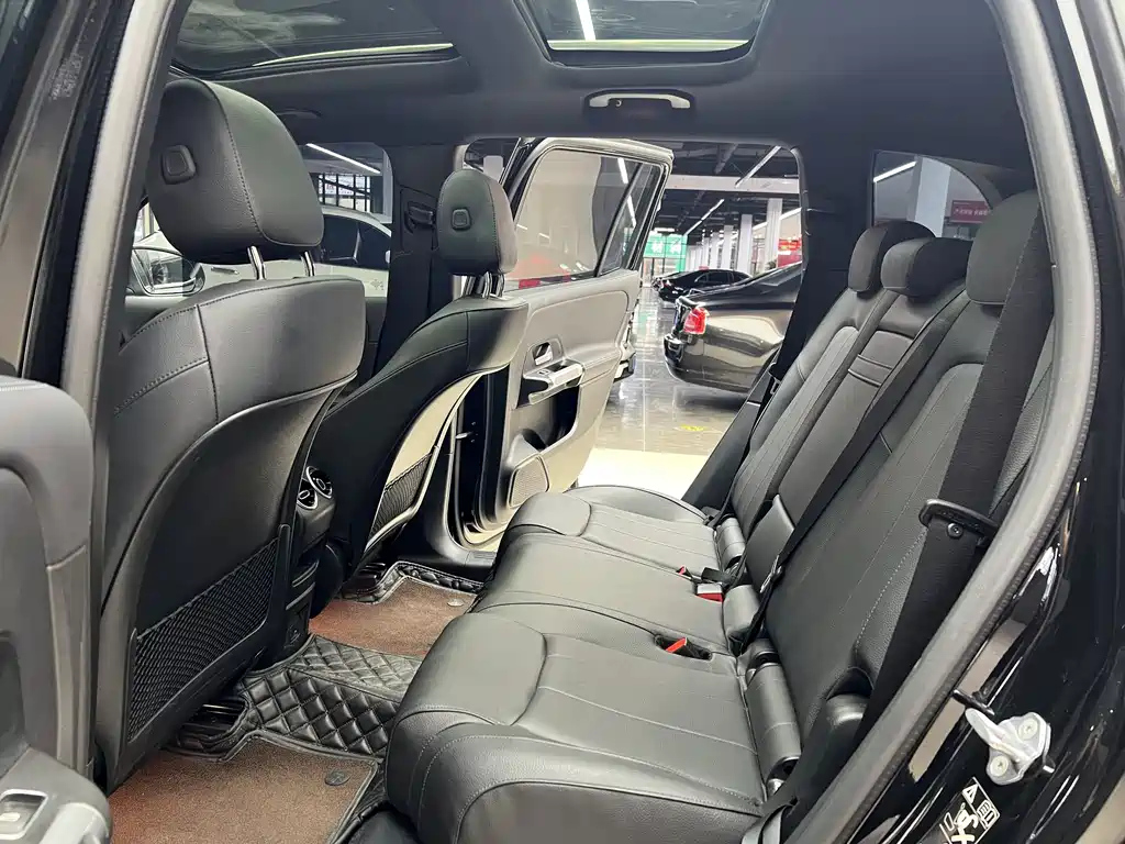 MERCEDES BENZ GLB 2024