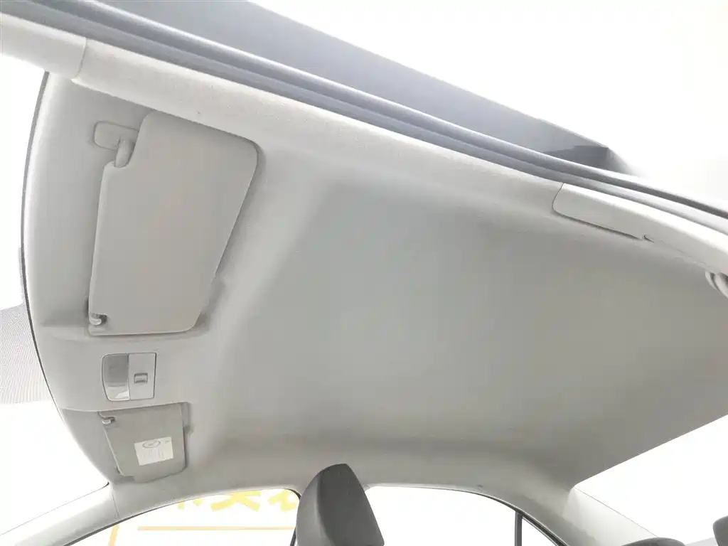 VOLKSWAGEN SANTANA 2016
