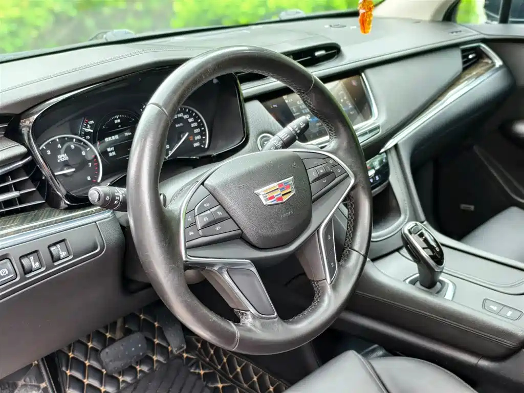 CADILLAC XT5 2018