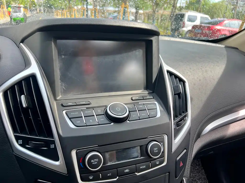DONGFENG AEOLUS AX7 2015