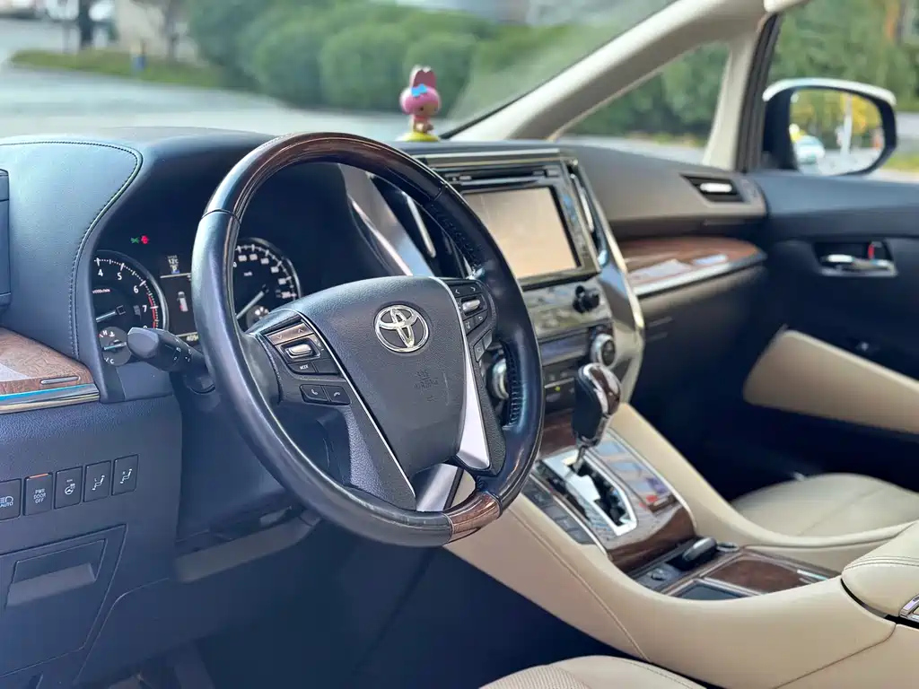 TOYOTA ALPHARD 2018