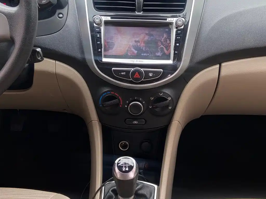 HYUNDAI RENA 2014