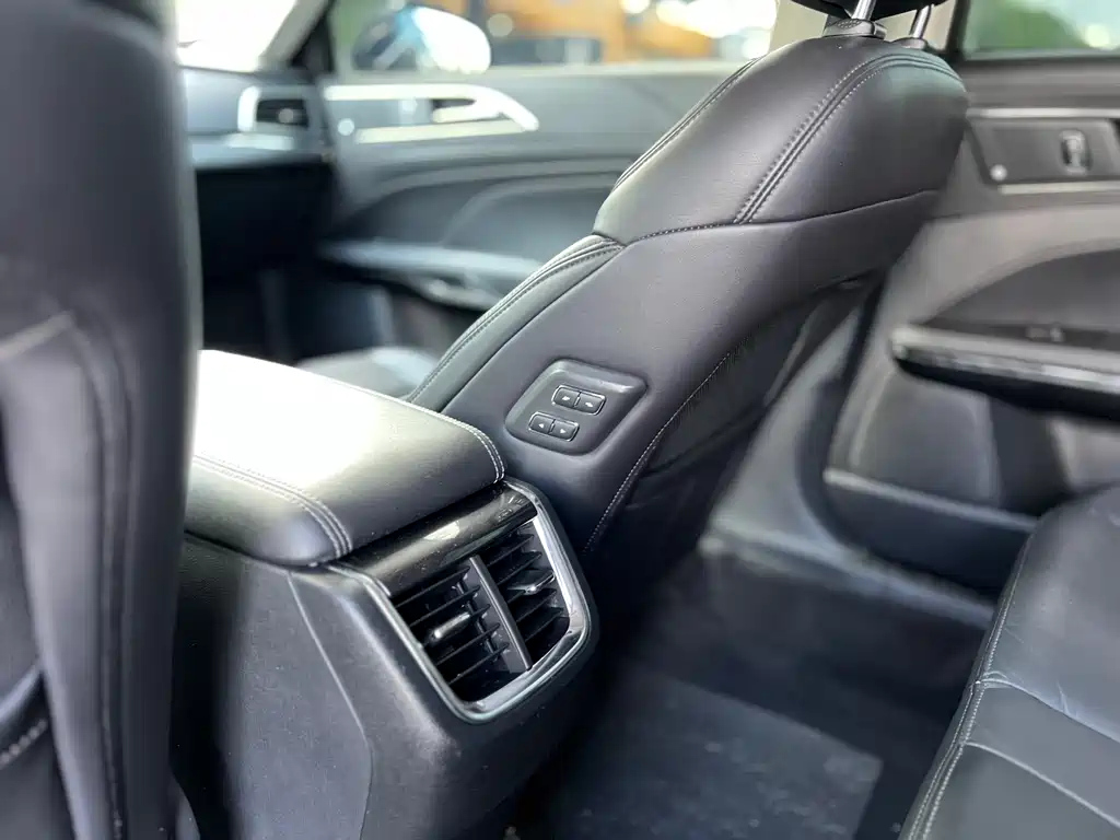 FORD TAURUS 2021