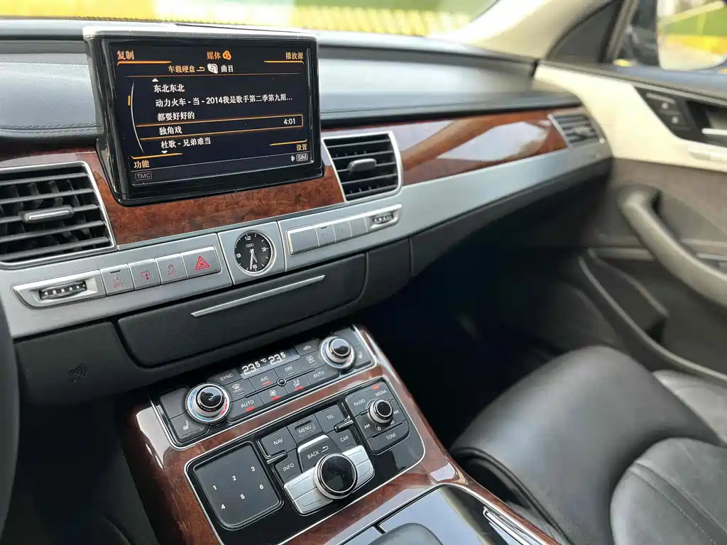 AUDI A8 2014