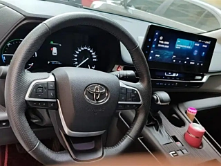 TOYOTA GRANVIA  2022 YEAR 2.5L HYBRID  EDITION 2022