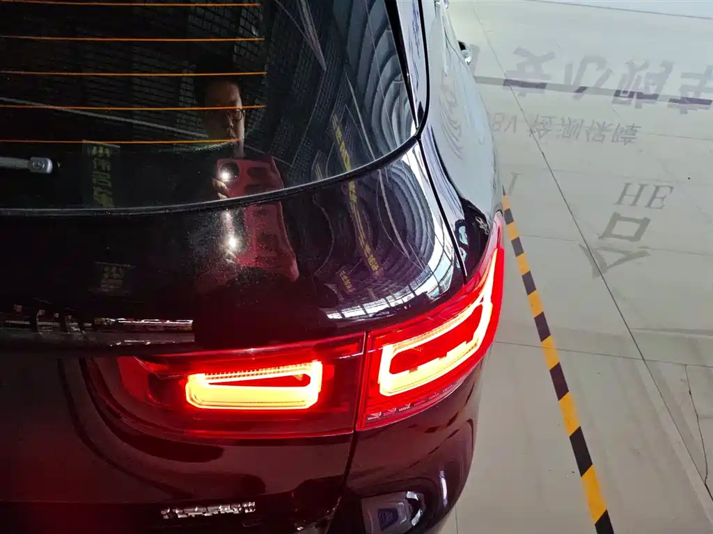 MERCEDES BENZ GLB 2023