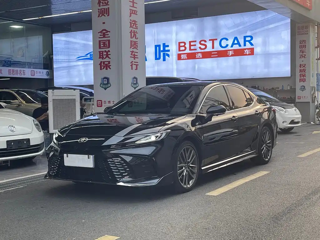 TOYOTA CAMRY 2025