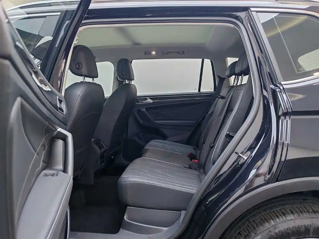 VOLKSWAGEN TIGUAN L 2022