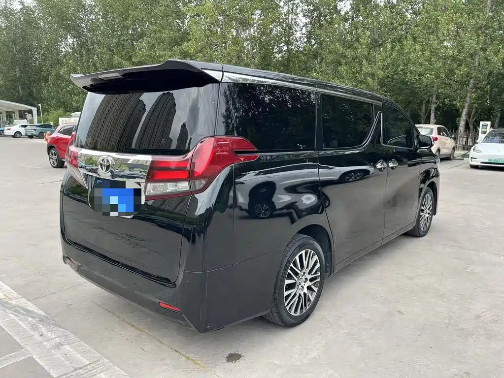 TOYOTA ALPHARD 2018