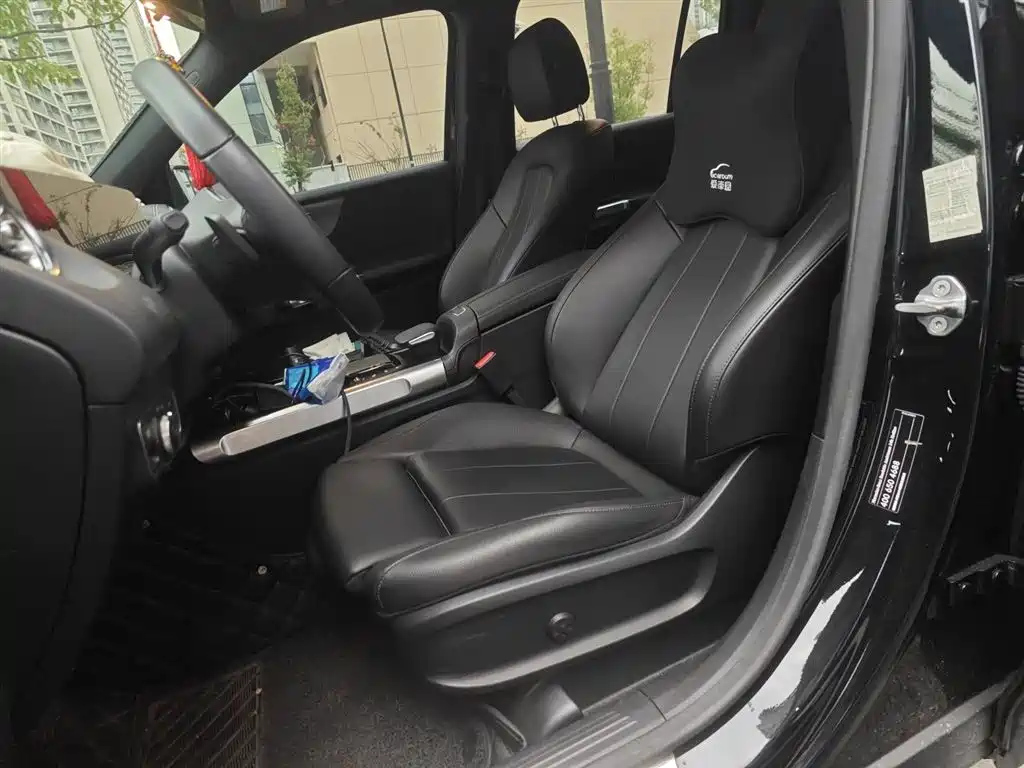 MERCEDES BENZ GLB 2021