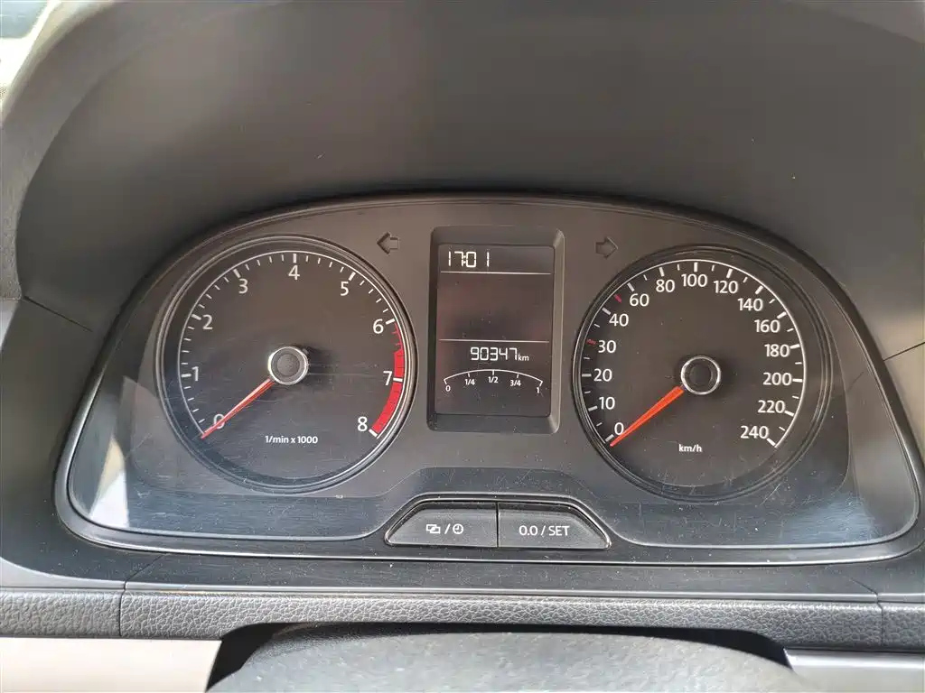 VOLKSWAGEN LAVIDA 2013