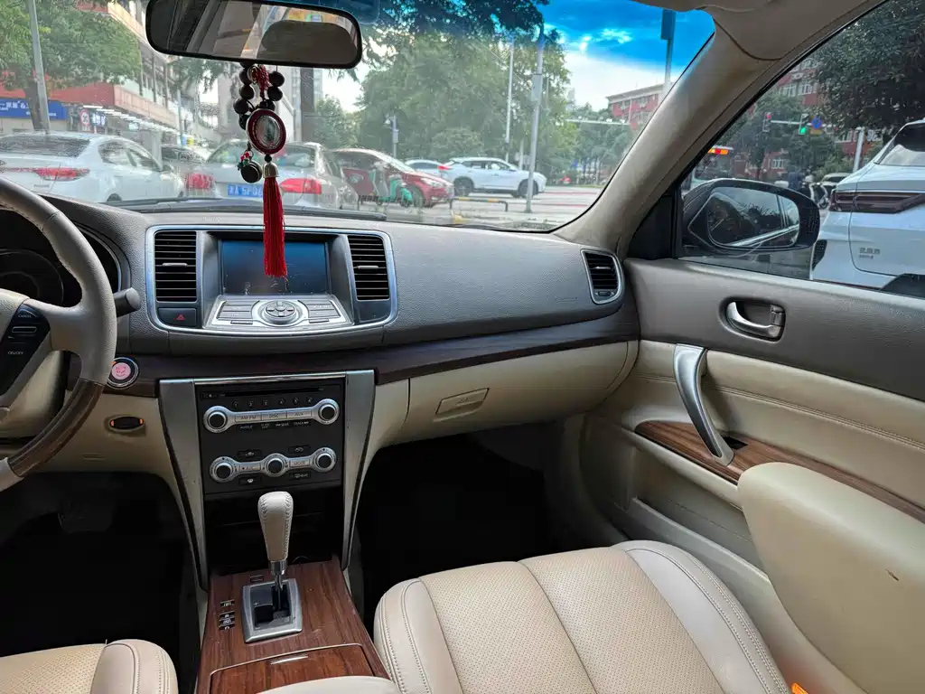 NISSAN TEANA 2011