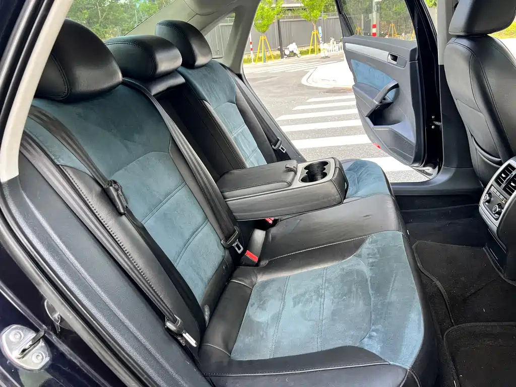 VOLKSWAGEN PASSAT 2014