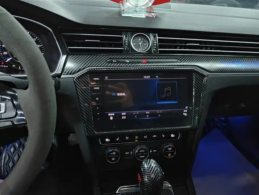VOLKSWAGEN MAGOTAN 2018