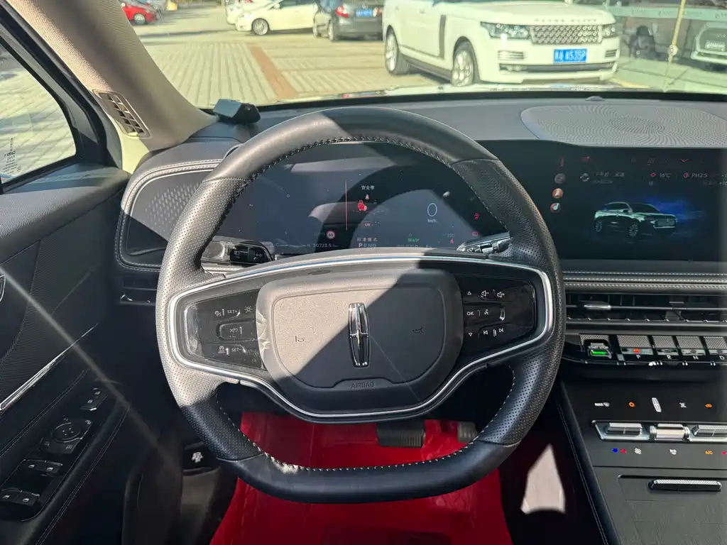 LINCOLN ADVENTURER 2024