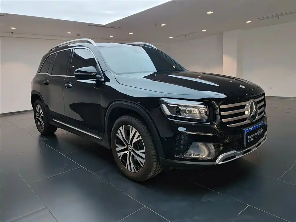 MERCEDES BENZ GLB 2025