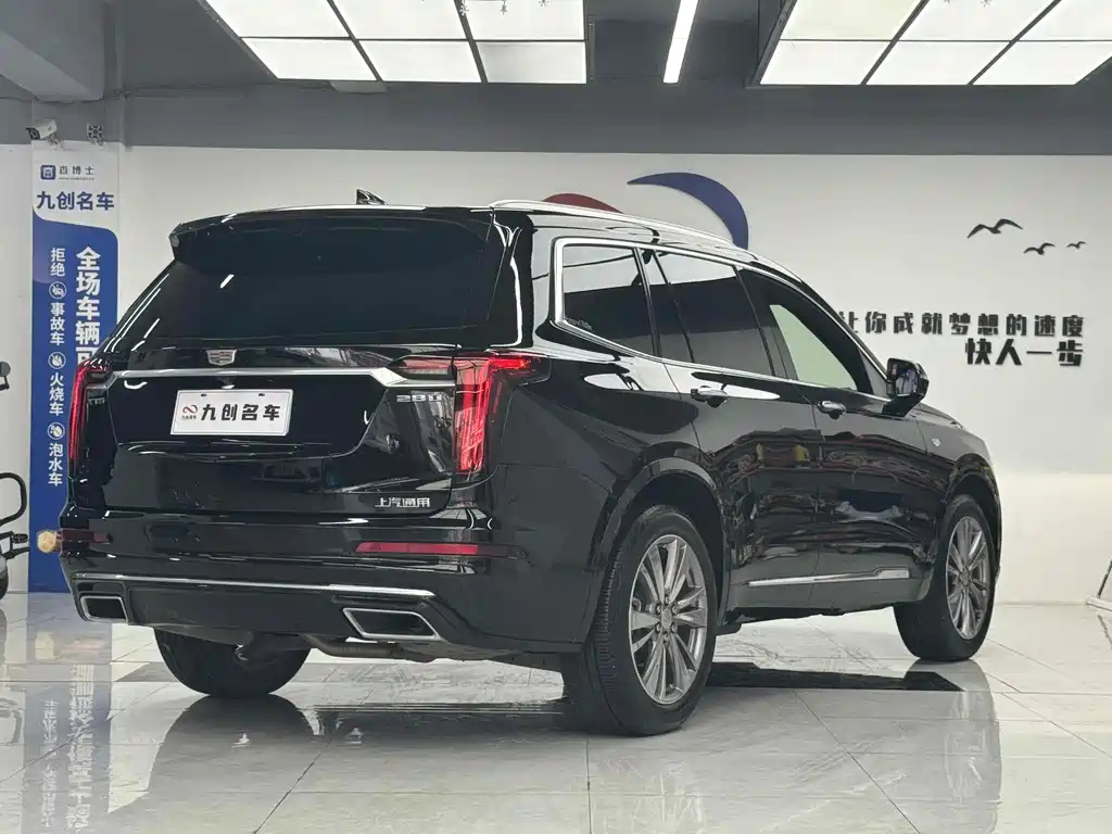 CADILLAC XT6 2021