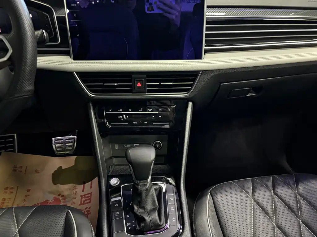 VOLKSWAGEN TIGUAN L 2022