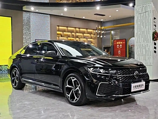 VOLKSWAGEN PASSAT 2024