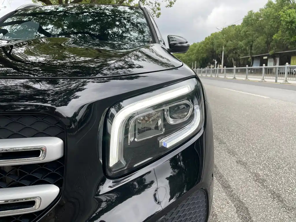 MERCEDES BENZ GLB 2021