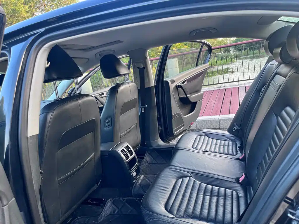 VOLKSWAGEN MAGOTAN 2012