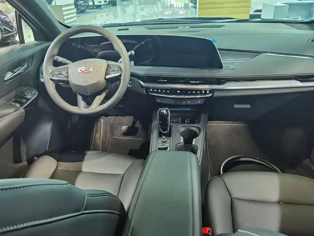 CADILLAC XT4 2024