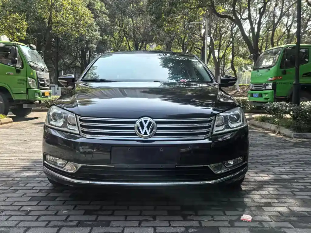 VOLKSWAGEN MAGOTAN 2013