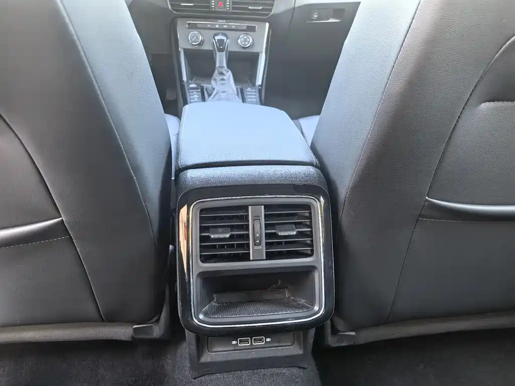 VOLKSWAGEN PASSAT 2019