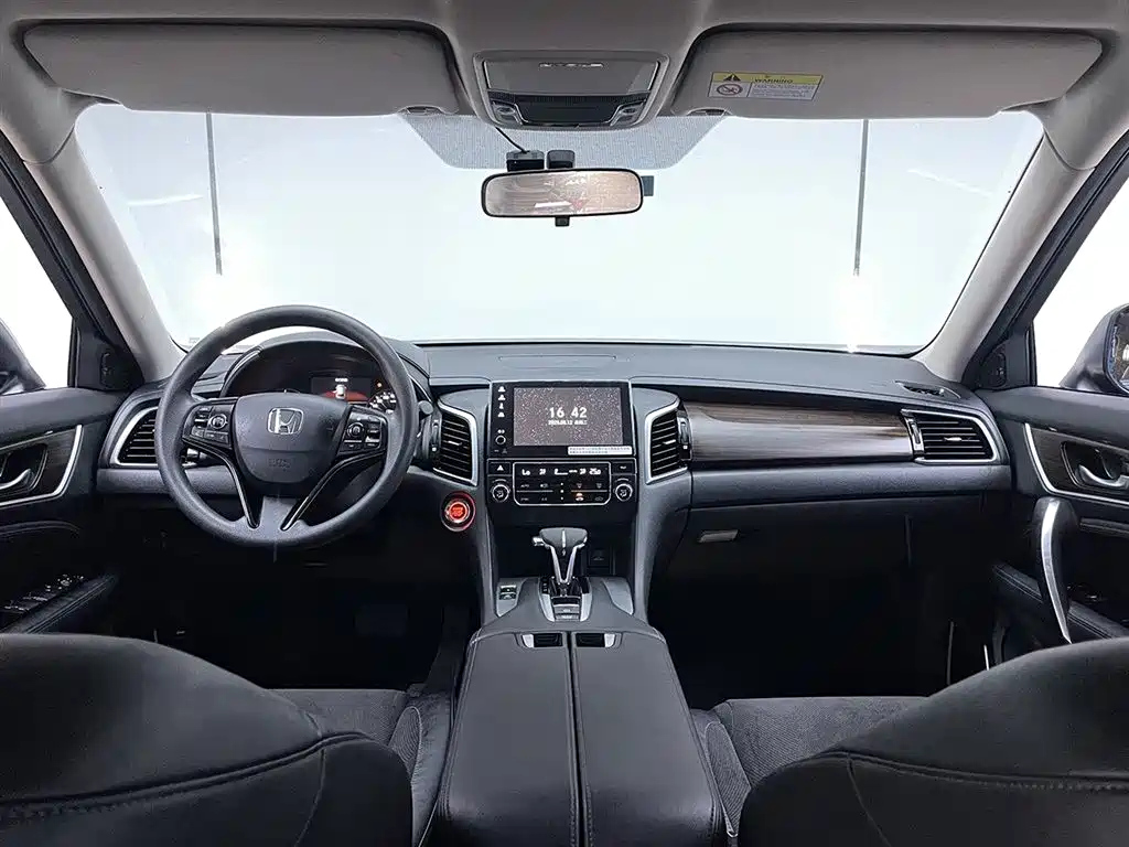 HONDA AVANCIER 2017