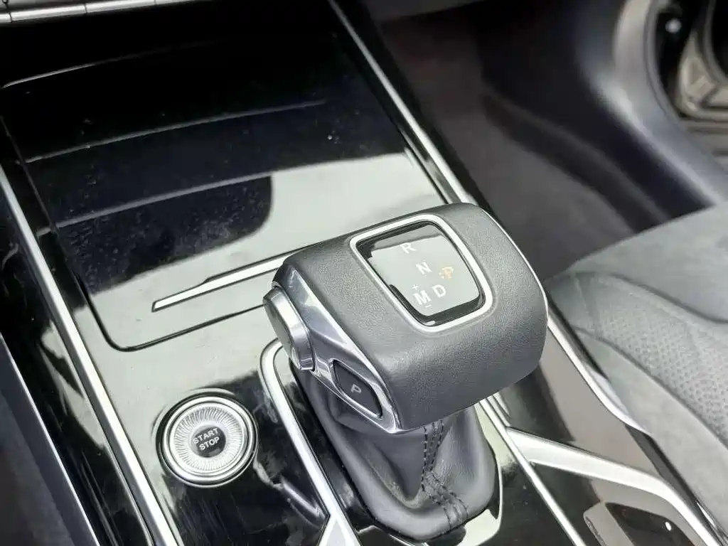HONGQI HS5 2022