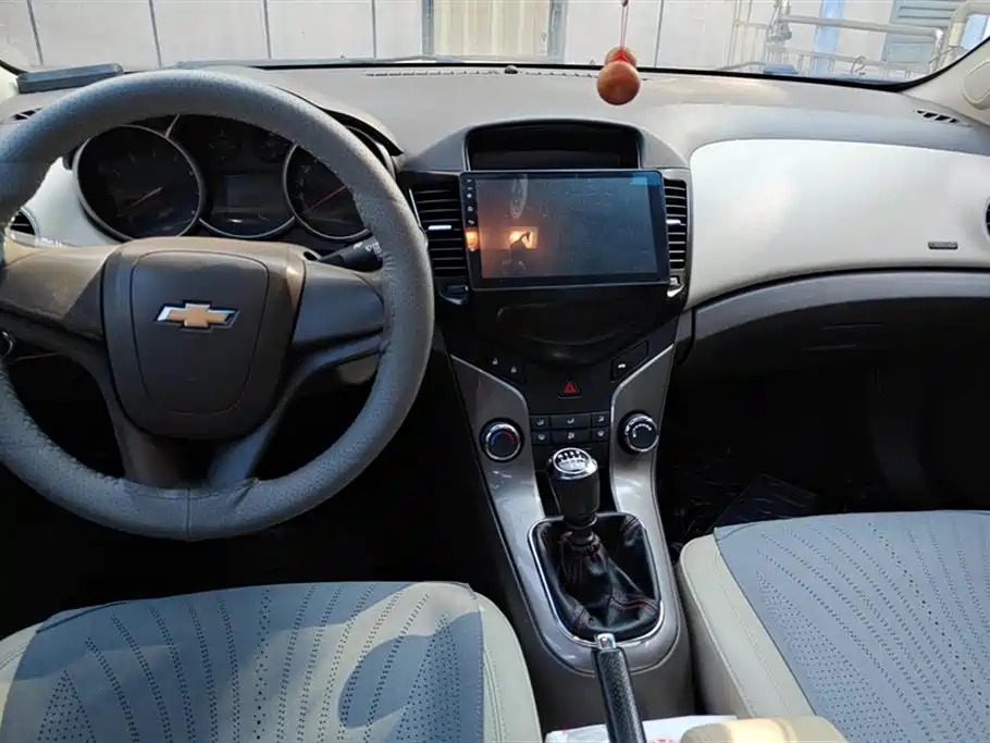 CHEVROLET CRUZE 2015