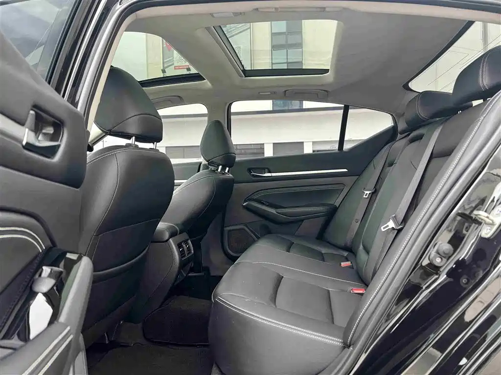 NISSAN TEANA 2021