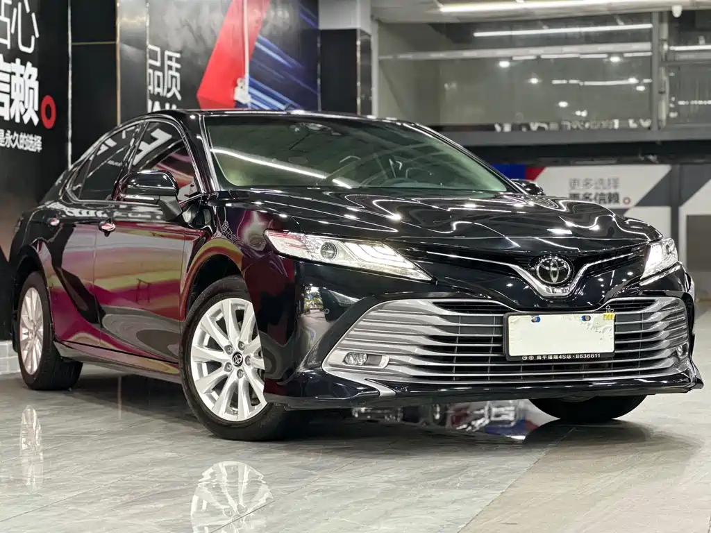 TOYOTA CAMRY 2019