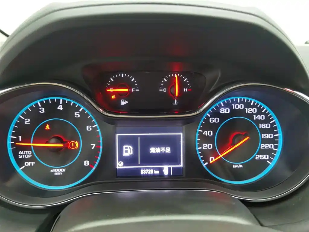 CHEVROLET CRUZE 2018