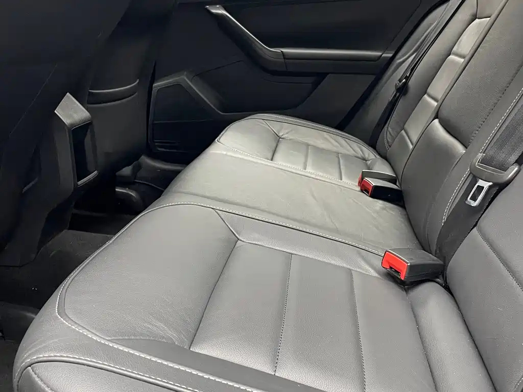 VOLKSWAGEN LAVIDA 2015