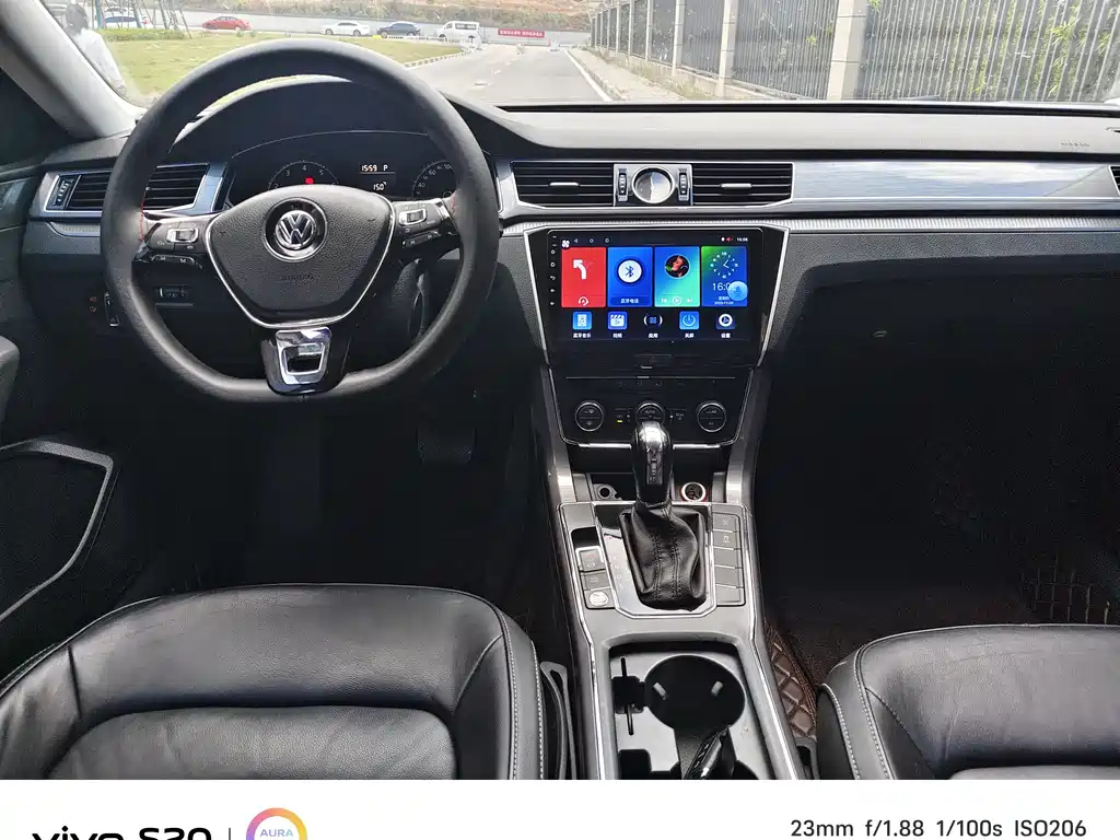 VOLKSWAGEN PASSAT 2017